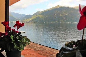 Apartment by Lake Como With Stunning Views