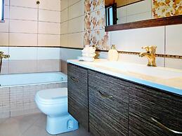 Cretan Villa Near Beach for 10