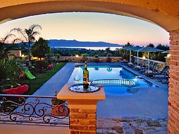 Cretan Villa Near Beach for 10