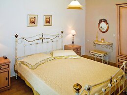 Cretan Villa Near Beach for 10