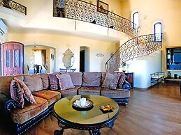 Cretan Villa Near Beach for 10