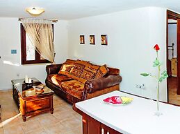 Cretan Villa Near Beach for 10