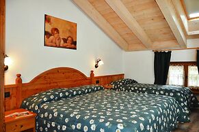 Apartment in Pellizzano With Paid Sauna