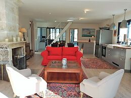 Comfortable Holiday Home 50 m From the sea