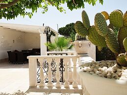 Villa in Apulia With Pool and Barbecue