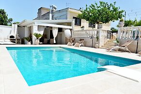 Villa in Apulia With Pool and Barbecue