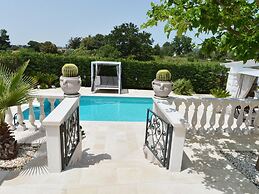 Villa in Apulia With Pool and Barbecue