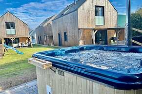 House in Nadole With Private Beach & Jacuzzi