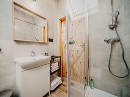 House in Nadole With Private Beach & Jacuzzi