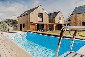 House in Nadole With Private Beach & Jacuzzi