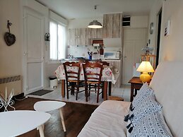 Semi-detached House, Jullouville