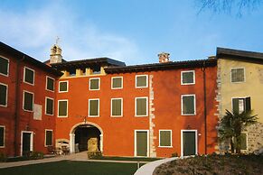 Apartment in Lazise With Parking Space