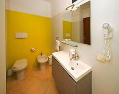 5-guest Apartment in Imperian Olive Grove