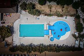 Bungalow in Caorle With Garden Furniture