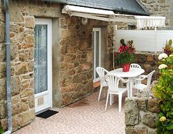 Terraced House in Lanmodez Near Sandy Beaches