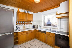 Cosy Holiday Home in Langenfeld