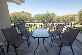 Apartment in Gerakini With Pool