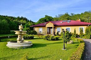 Comfortable XXL Holiday Villa by the Pond