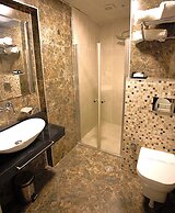 Hotel Adamel City
