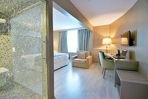 Hotel Adamel City