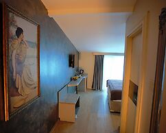 Hotel Adamel City