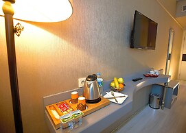Hotel Adamel City