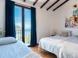Faro's Sun Beach & More in Almunecar