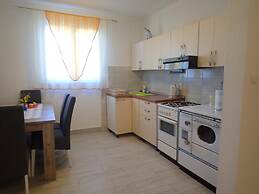 2-br Seaview Apartment in Baric Draga