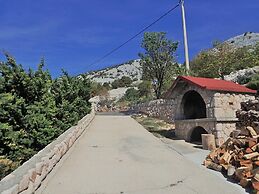 2-br Seaview Apartment in Baric Draga