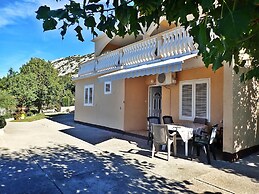 2-br Seaview Apartment in Baric Draga