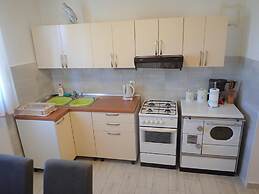 2-br Seaview Apartment in Baric Draga