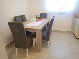 2-br Seaview Apartment in Baric Draga
