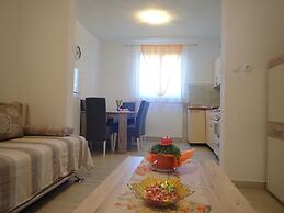 2-br Seaview Apartment in Baric Draga