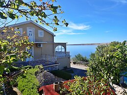 2-br Seaview Apartment in Baric Draga
