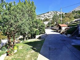 2-br Seaview Apartment in Baric Draga