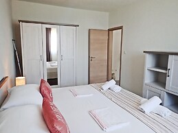 2-br Seaview Apartment in Baric Draga