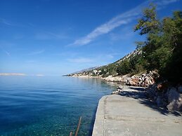2-br Seaview Apartment in Baric Draga