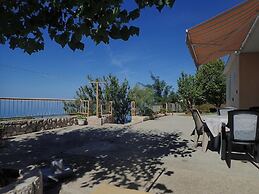 2-br Seaview Apartment in Baric Draga