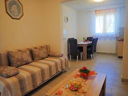 2-br Seaview Apartment in Baric Draga