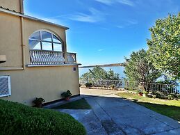 2-br Seaview Apartment in Baric Draga