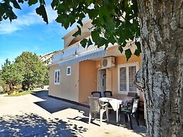 2-br Seaview Apartment in Baric Draga