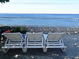 2-br Seaview Apartment in Baric Draga