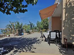 2-br Seaview Apartment in Baric Draga