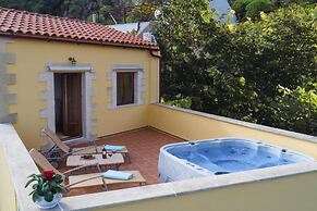 Charming Holiday Home in Maheri