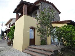 Villa in Vinci With Pool & Panoramic Views