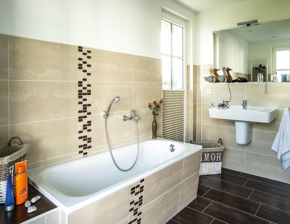 Reetdachhaus am Bodden mit Sauna