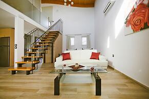 Semi-detached House With Private Pool