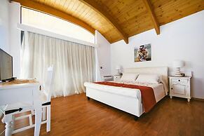 Semi-detached House With Private Pool
