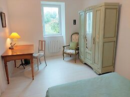Holiday Home With sea Views, Tregarvan
