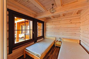 Comfortable Apartment, 2 Bedrooms, Terrace